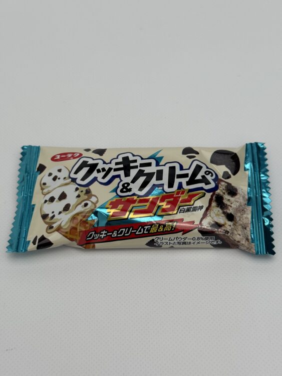 Yuraku Black Thunder Chocolate Bar Cookie & Cream