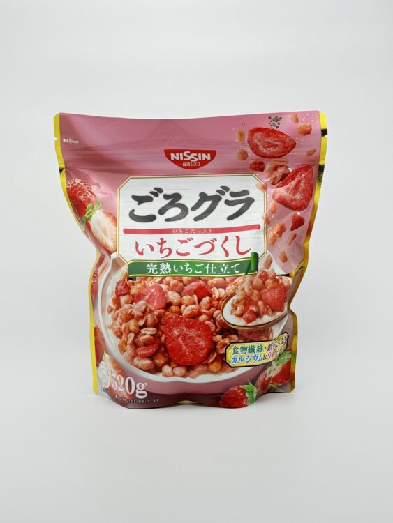 Nissin Cisco Gorogra Full of Strawberries Granola